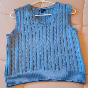 Pullover sweater vest